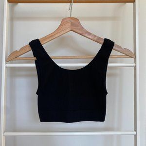 Aritzia Sunday Best SEAMLESS RIBBED BRA TOP (BLACK)